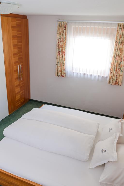 Hotel Tirolerhof แซร์เฟาส์ ภายนอก รูปภาพ