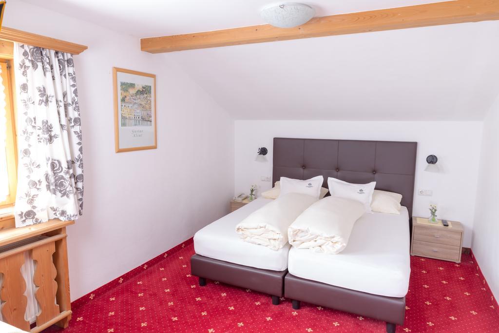 Hotel Tirolerhof แซร์เฟาส์ ภายนอก รูปภาพ