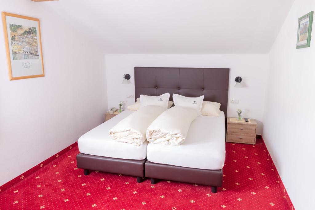 Hotel Tirolerhof แซร์เฟาส์ ภายนอก รูปภาพ