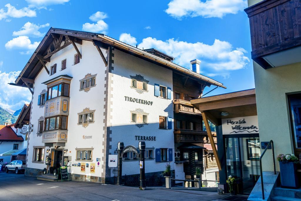Hotel Tirolerhof แซร์เฟาส์ ภายนอก รูปภาพ